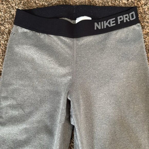Nike Pro Small Gray Cropped Workout Pants - Picture 3 of 7